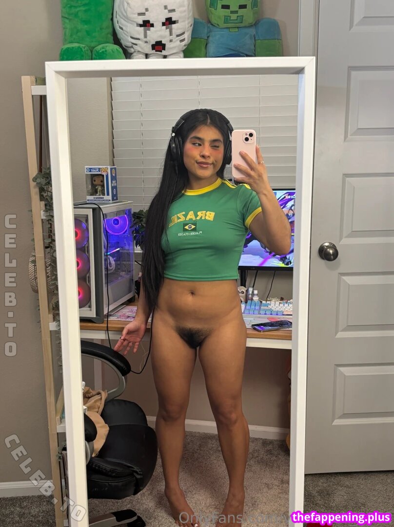 444Vanessa / 444vanessak / bougie_vee / iitmythrowaway / vanessak_2002 누드 OnlyFans 사진 #19