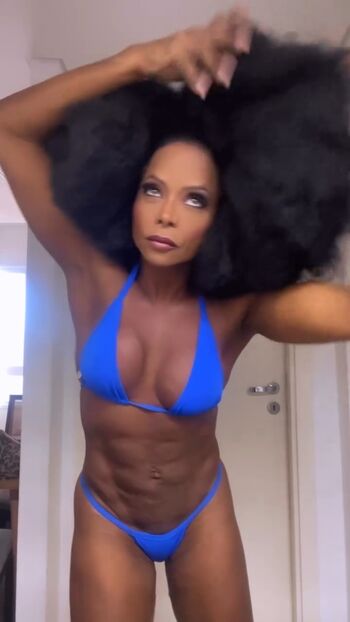 Adriana Bombom