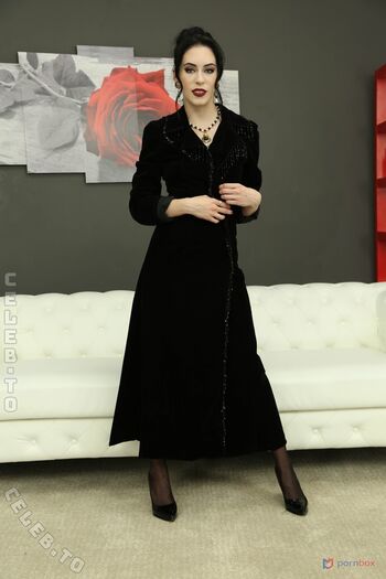 Anna De Ville