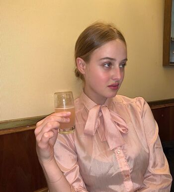 Anna Van Patten