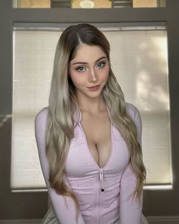 Ava Bamby (avabamby)