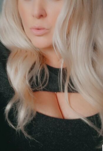 Bella_Squirts