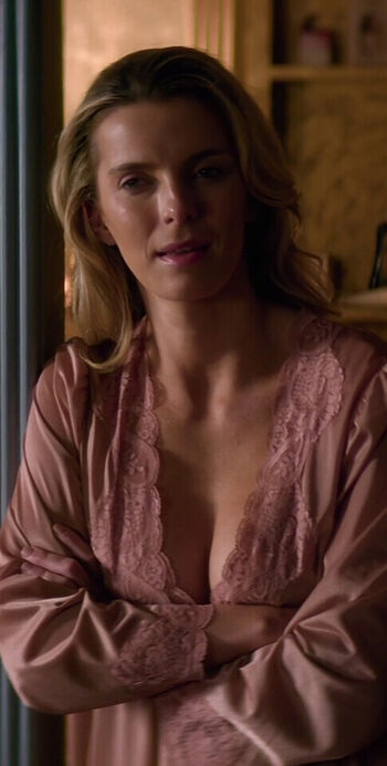 Betty Gilpin