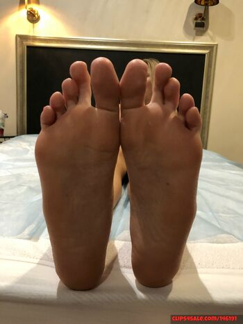 Bigfeetgirls