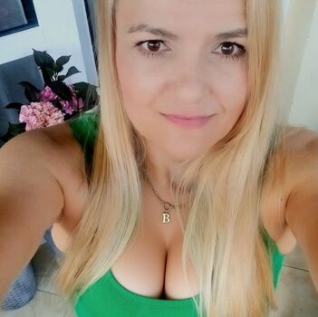 Blonde Bimbo Milf