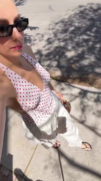 Charlotte Dobre