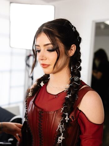 Chrissy Costanza
