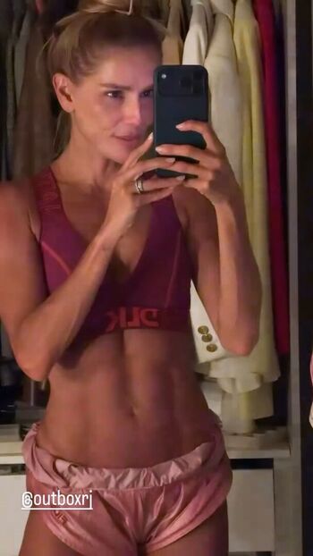 Deborah Secco