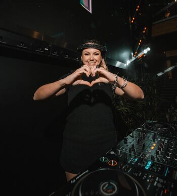 DJ Jeny Preston