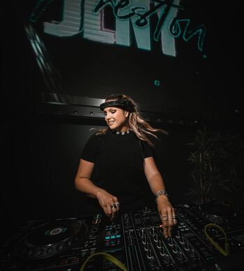 DJ Jeny Preston