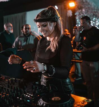 DJ Jeny Preston