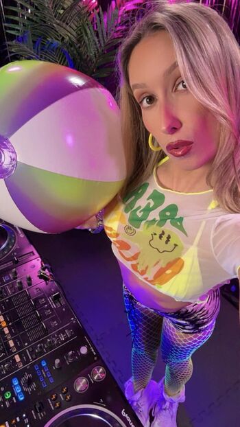 DJMissShelton
