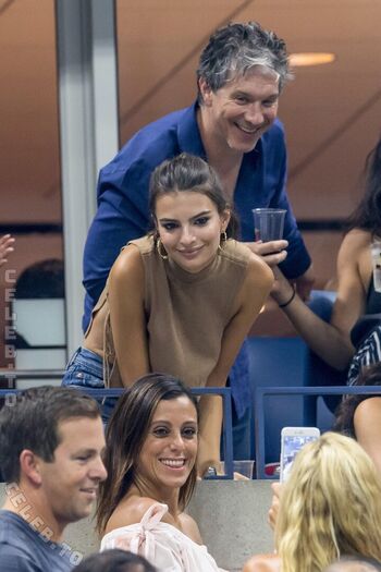 Emily Ratajkowski