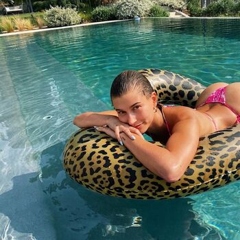 Hailey Bieber