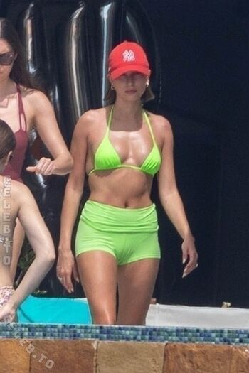 Hailey Bieber