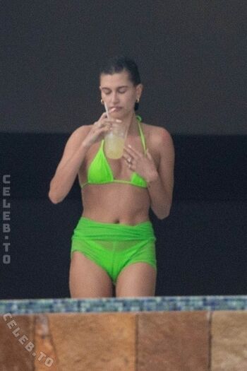 Hailey Bieber