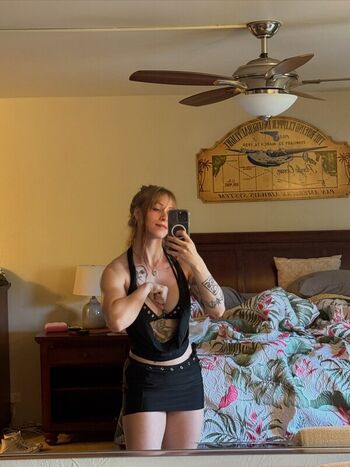 hannah_inthegym