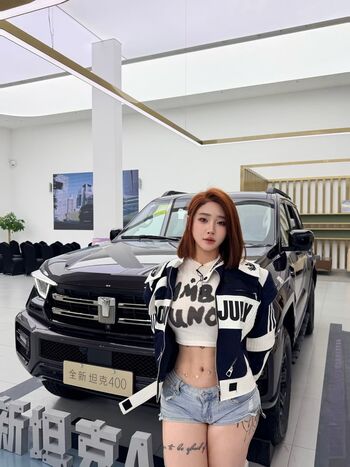 Hitomi Songyuxin