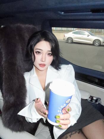 Hitomi Songyuxin
