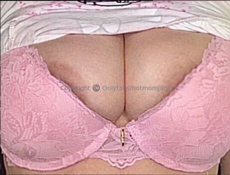 Hotmomjane