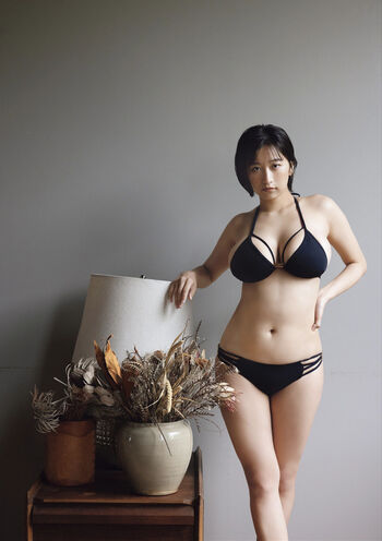 Ina Enohara 榎原依那
