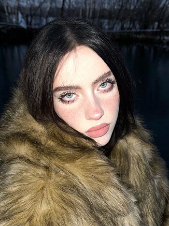 Irina minkina/ howeversnowy/rusian Billie eilish