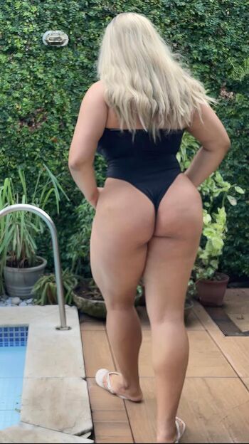 Jaqueline E Ywam