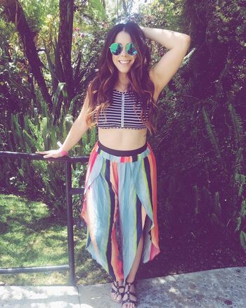 Jillian Rose Reed