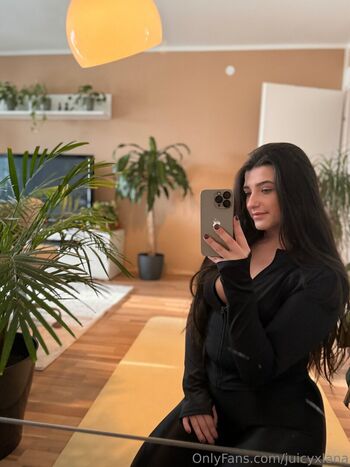 juicyxlana