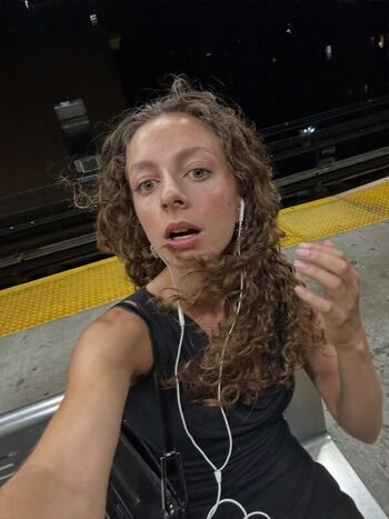 Julia Dicesare