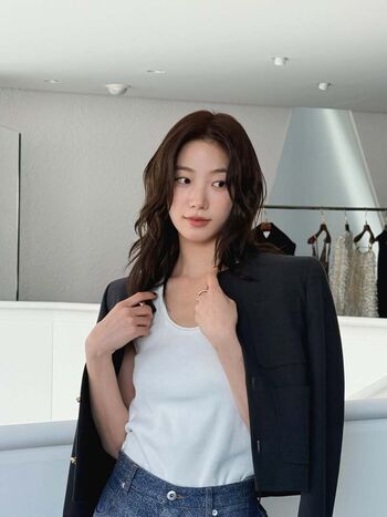 Kazuha Nakamura 中村 一葉