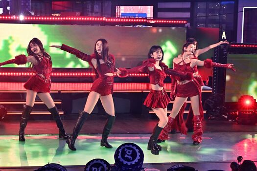 Kazuha Nakamura 中村 一葉