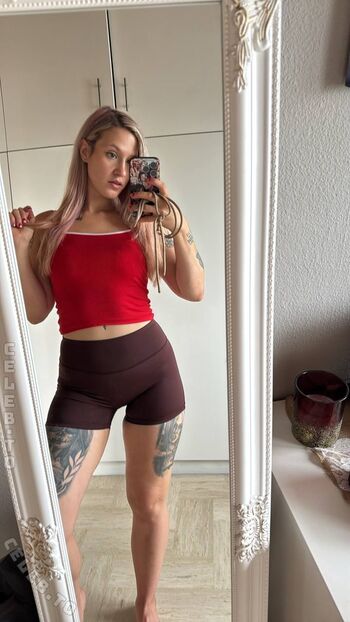 Kennt jemand den OF von its_anna_mink