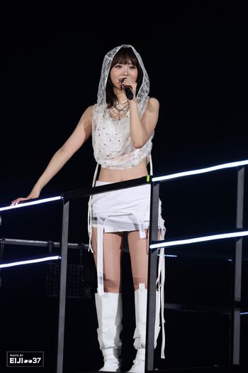 Kim Chaewon 김채원 [Le Sserafim]