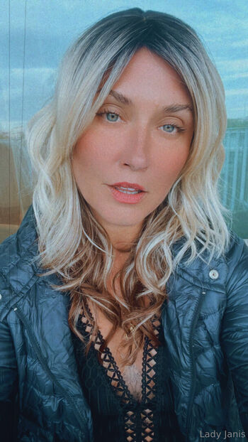 ladyjanis