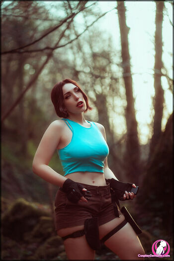 Lara Croft Cosplay