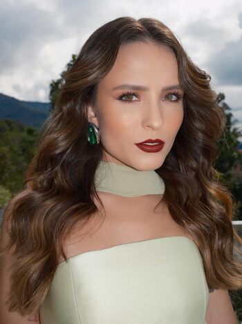 Larissa Manoela