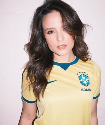 Larissa Manoela