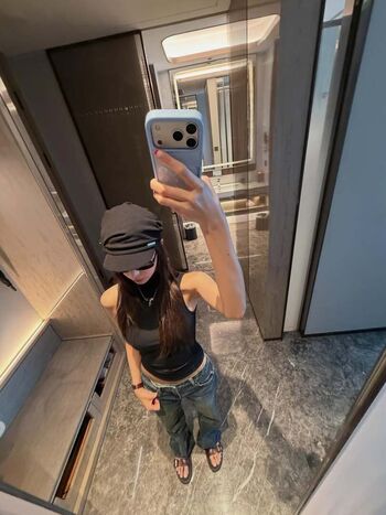 lia_loves___