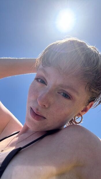 mai_buzzcut