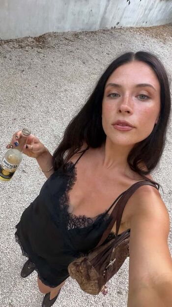 Mia Tomlinson