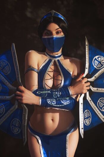 Mortal Kombat Erotic Cosplay