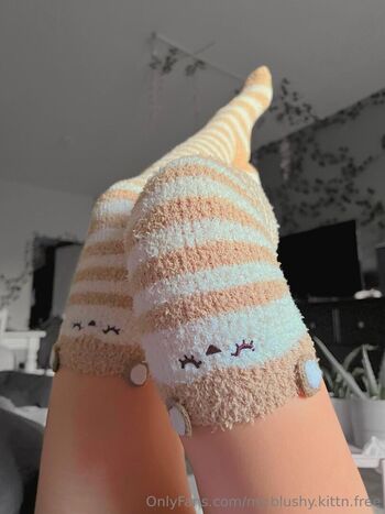 my.blushy.kittn.free