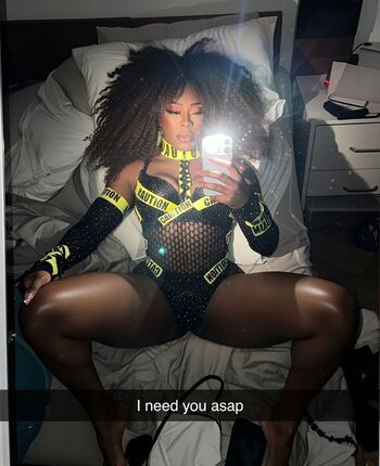 Naomi Wwe