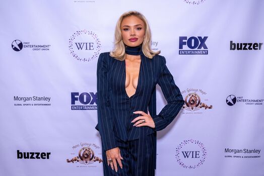 Natalie Alyn Lind