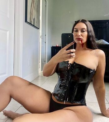 Nicoleclosesswfl
