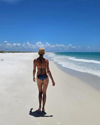 officialtriciahelfer