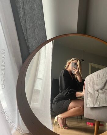 Polizistin Julia
