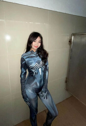 Rhioenna Lim
