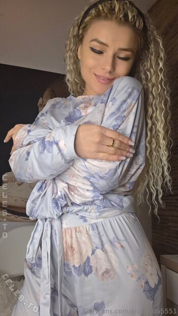 Roze Monroe